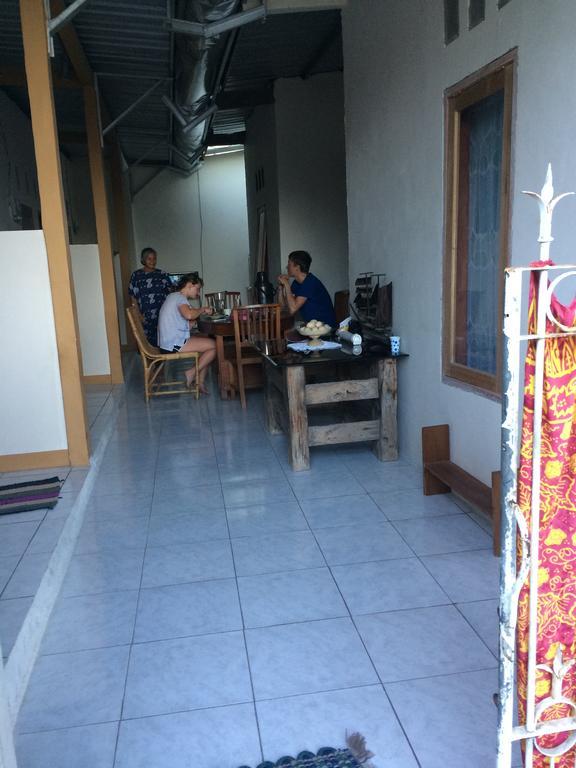 Jeges Homestay Senggigi Exterior photo