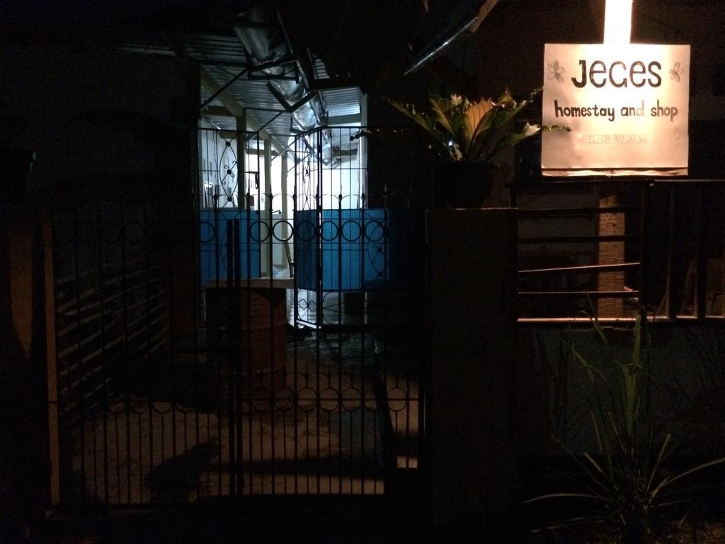 Jeges Homestay Senggigi Exterior photo