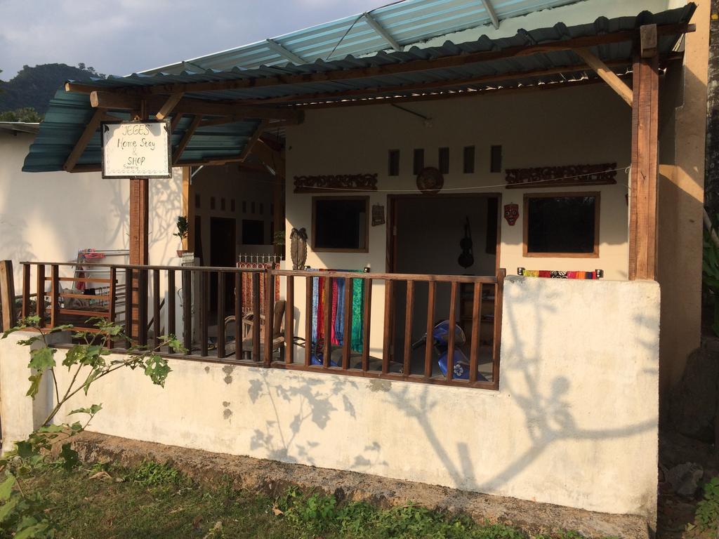 Jeges Homestay Senggigi Exterior photo